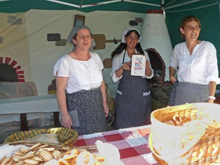 Usos y Costumbres, 2011, (29) Rosquilleras, Rosa