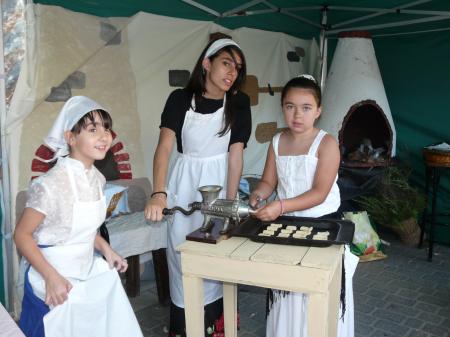 Usos y Costumbres, 2011, (116) Sara, Iraia y Noelia